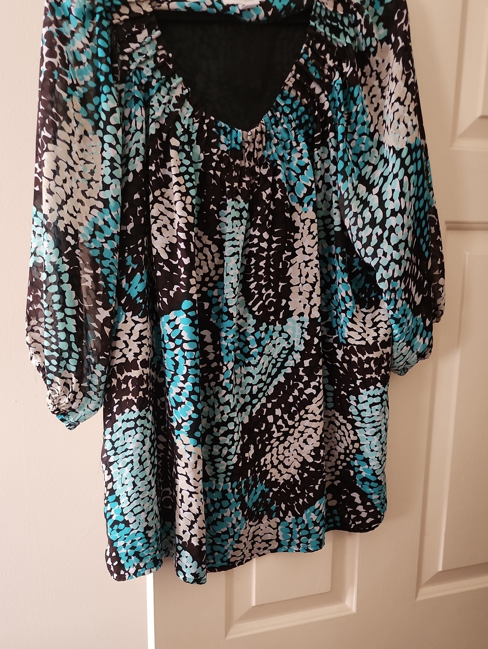 Dress Barn Black, Teal & White Printed Scoop-Neck Tunic
